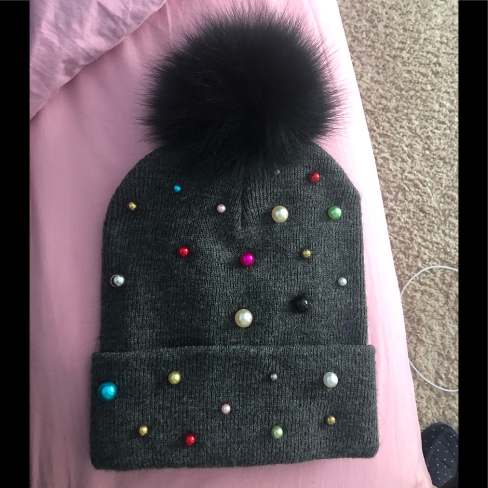 Kenneth Cole Pom Pom hat
